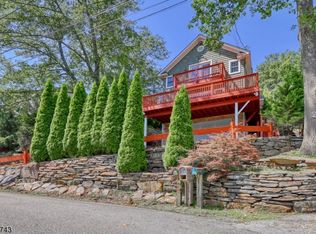 234 Point Breeze Dr, West Milford, NJ 07421