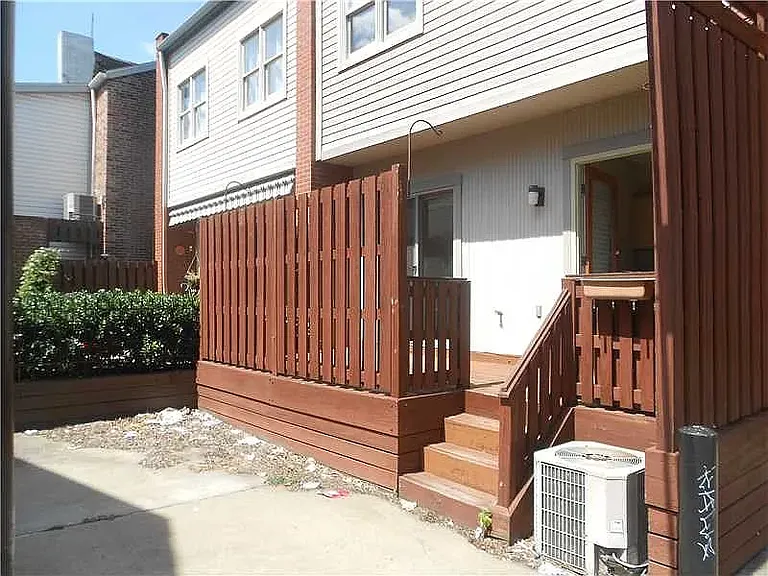 1026 Bingham St — Photo 11