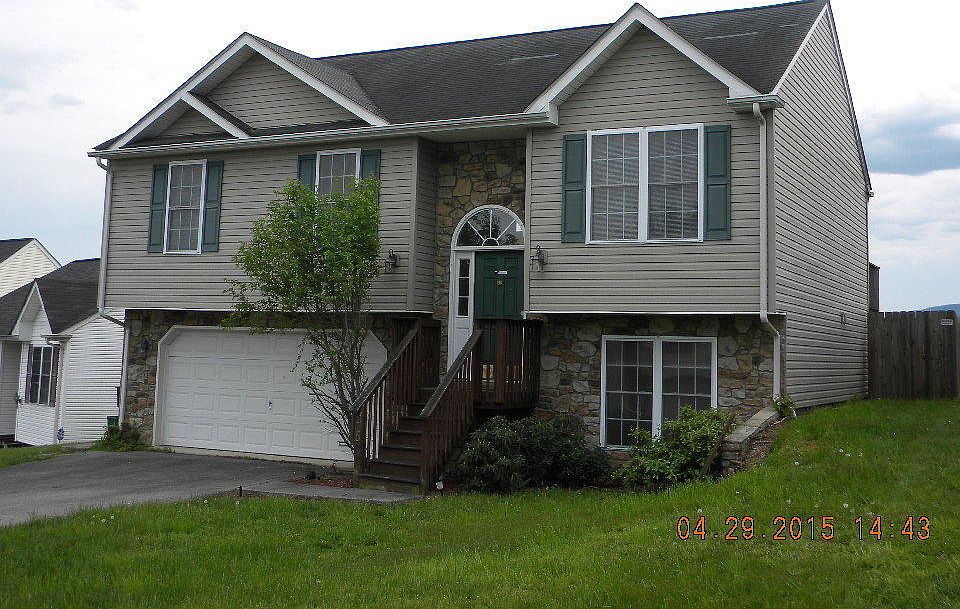 1st image of 220 Eugene Dr NW