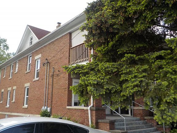 3rd image of 1622 Broadway