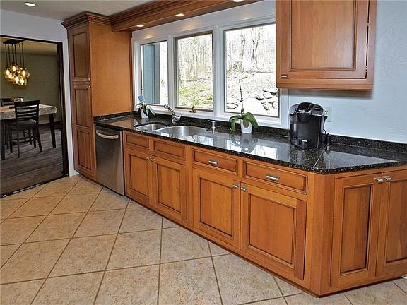 5th image of 6170 Terry Ln