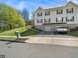 1538 Huron Dr, Sinking Spring, PA 19608