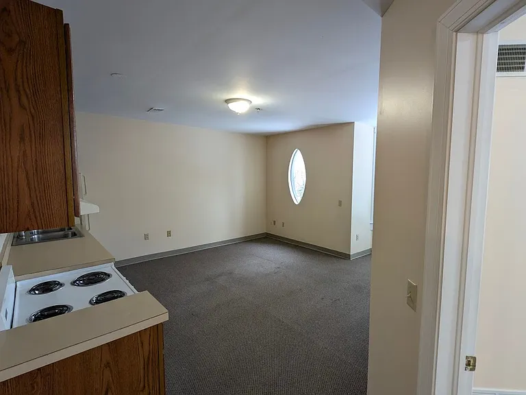 320 E Lincoln Ave — Photo 7