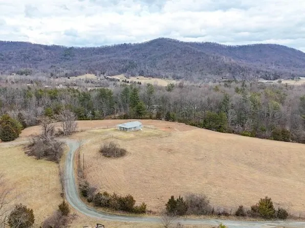 7480 Tabletop Mountain Rd, Dyke, VA 22935