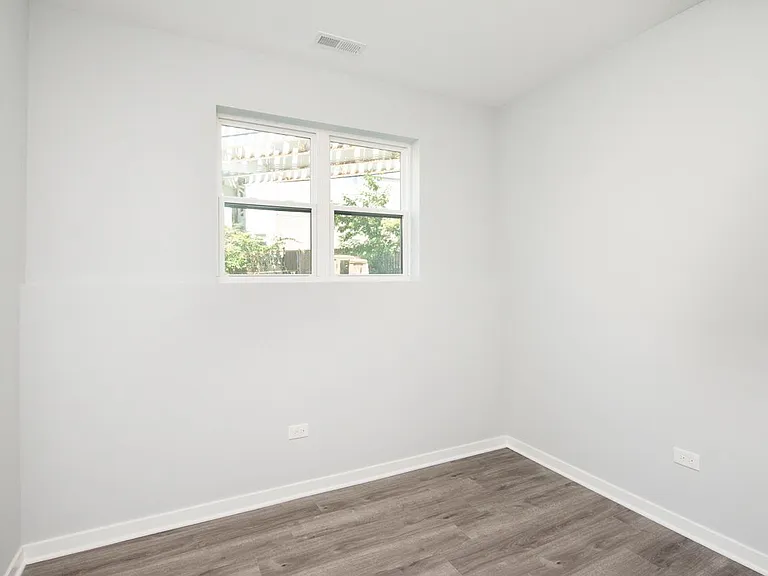 1813 W Cermak Rd #2 — Photo 8