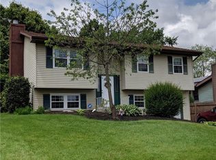 124 Carters Grove Dr, Gibsonia, PA