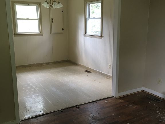2nd image of 4032 Paris Hwy #54