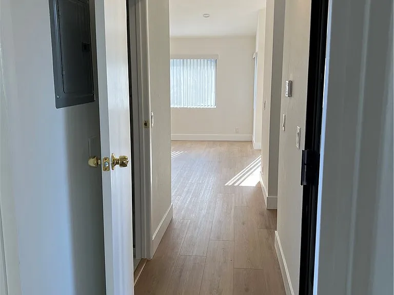 396 W Dryden St #201 — Photo 9
