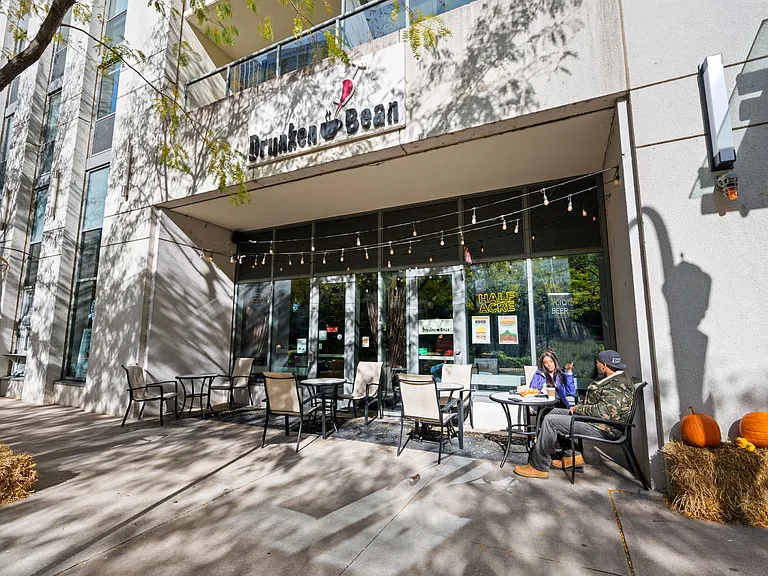 On-Site Coffee Shop at Shoreham and Tides in Chicago, IL