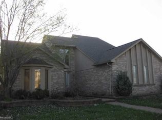 35737 Kensington Ave, Sterling Heights, MI 48312