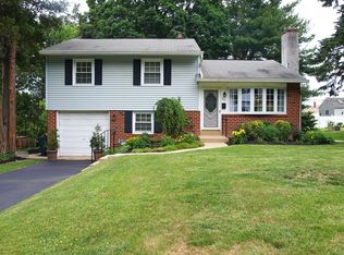 25 Russell Rd, Willow Grove, PA 19090