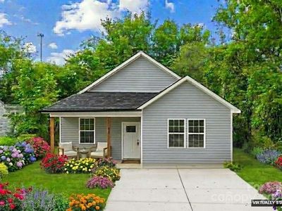 905 Holt St, Lexington, NC, 27292