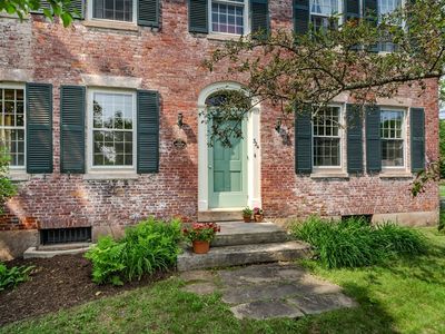 324 Pomeroy Ln, Amherst, MA, 01002