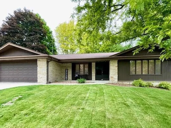 162 Laurel DRIVE SOUTH South, West Bend, WI 53095