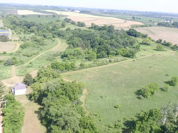 7423 N Church Rd, Rock City, IL 61070