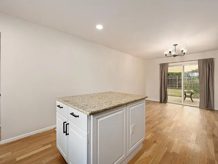 909 Willshire Dr — Photo 16