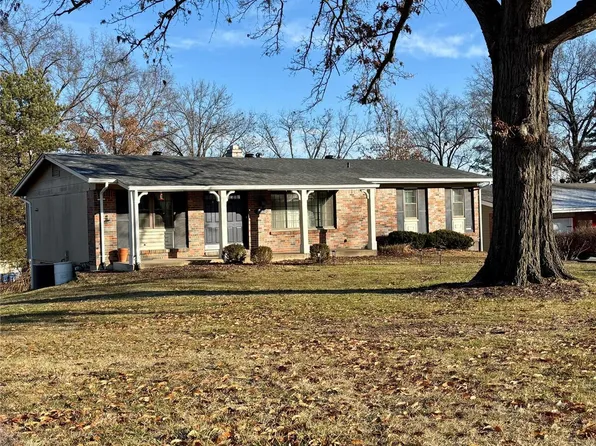 1207 Rivoli Dr, Ballwin, MO 63011