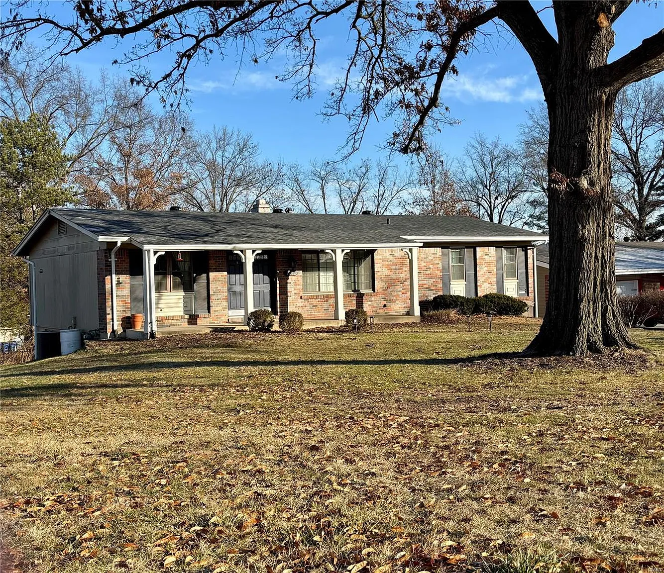 1207 Rivoli Dr photo 1