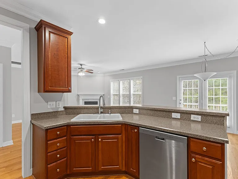 713 Magnolia Forest Ct — Photo 14