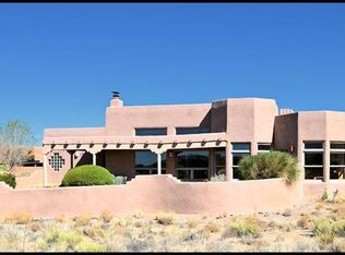 98 Placitas Trails Rd, Placitas, NM 87043