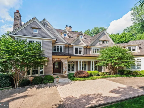 6909 Armat Dr, Bethesda, MD 20817