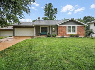 211 Straightoak Ct, Ballwin, MO 63021