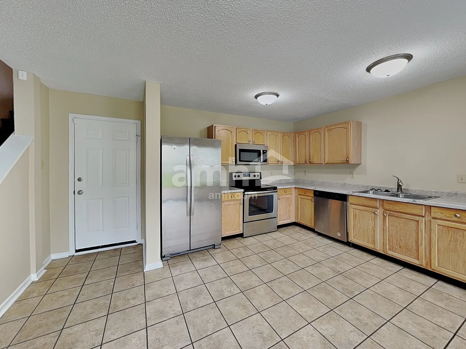 4 bed, 2.5 bath, 1912 sqft, $2,085 — Photo 3