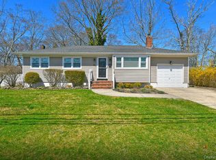 61 Newton Boulevard, Ronkonkoma, NY