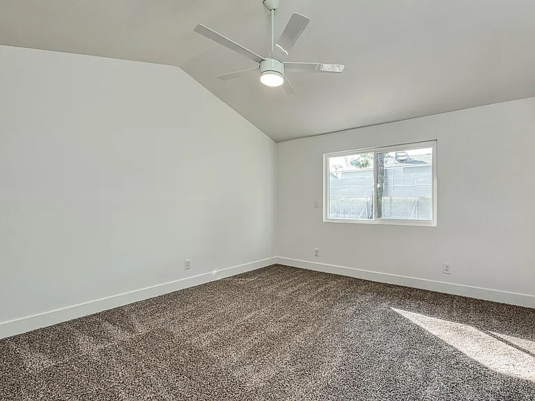 672 W Antonio Dr — Photo 19