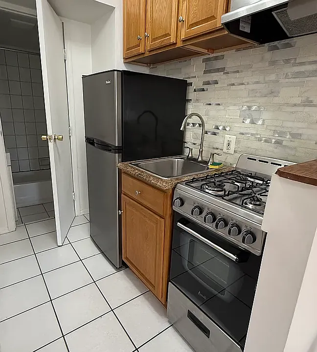 243 Greene Ave #4