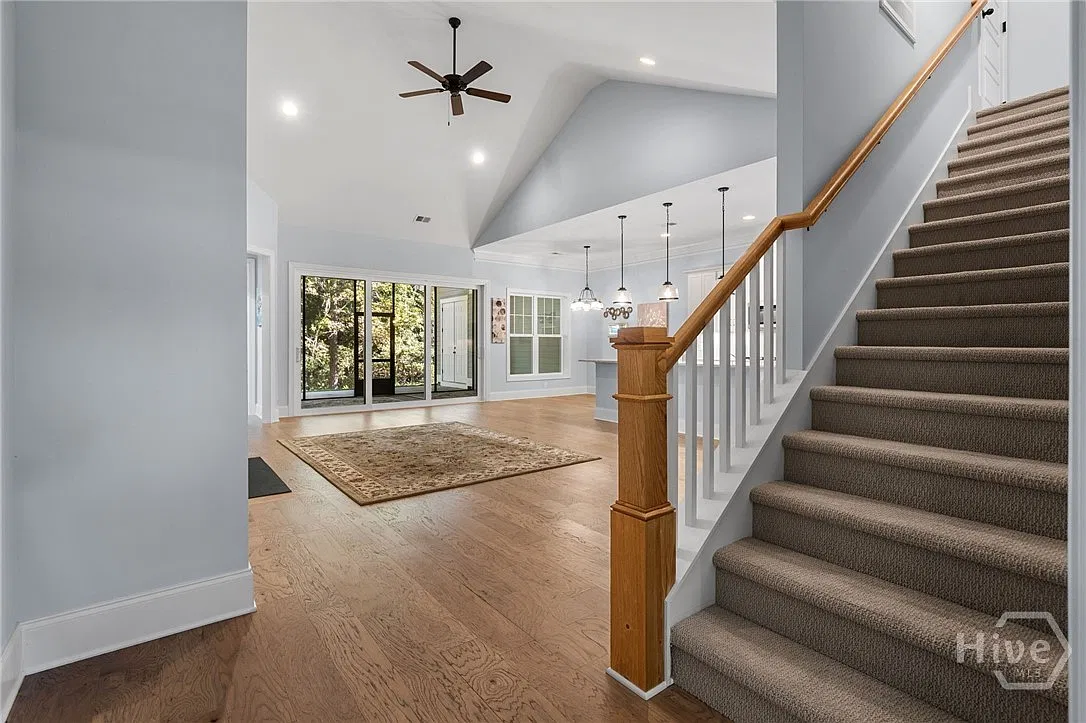 3 bed, 3.0 bath, 2167 sqft, $3,500 — Photo 3