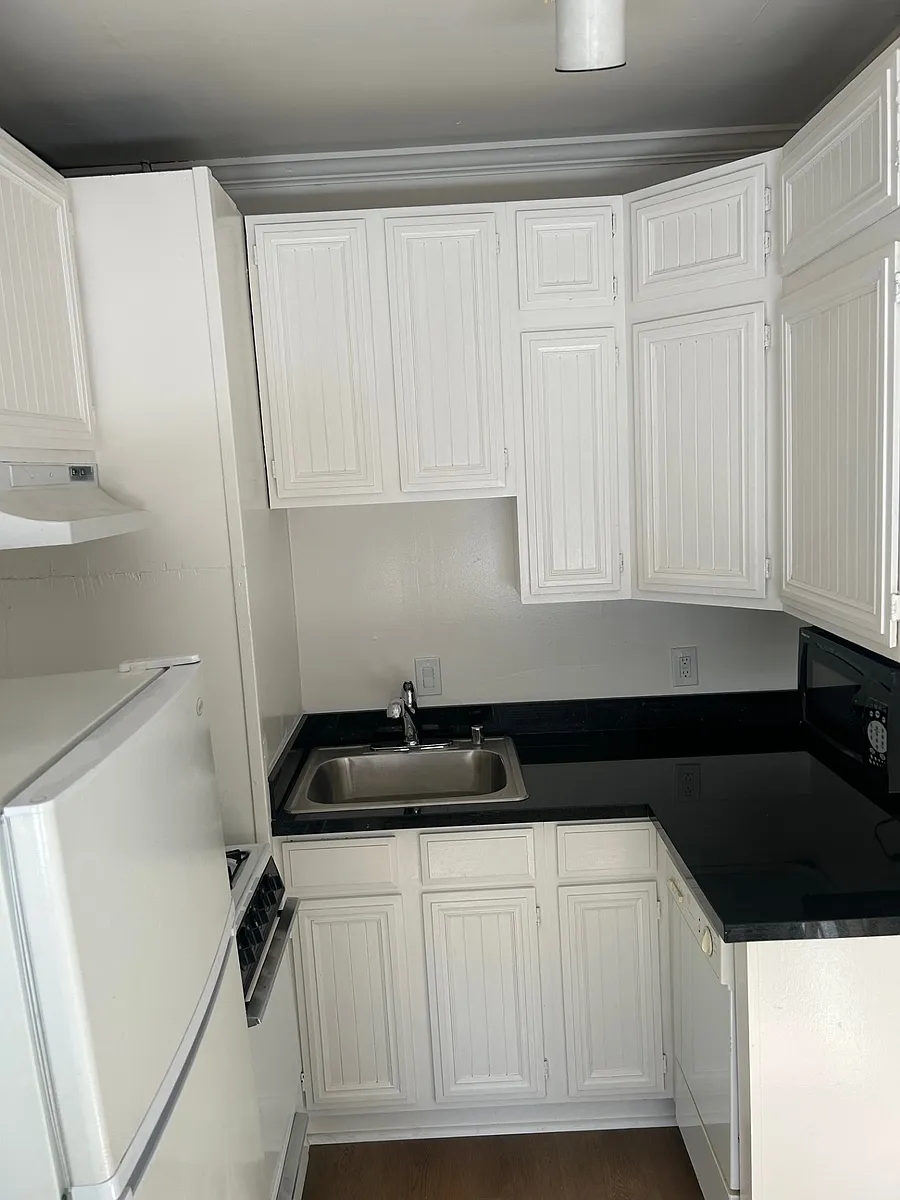 Building Photo - 121 Tilton Ave #2