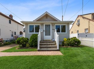 255 Oceanside Pkwy, Oceanside, NY 11572