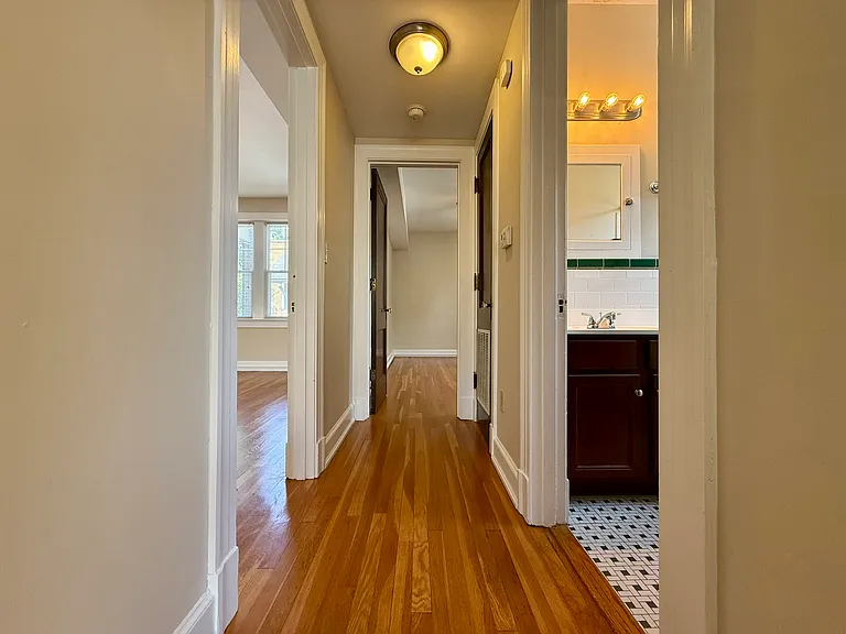2001 Spring Dr #4 — Photo 18
