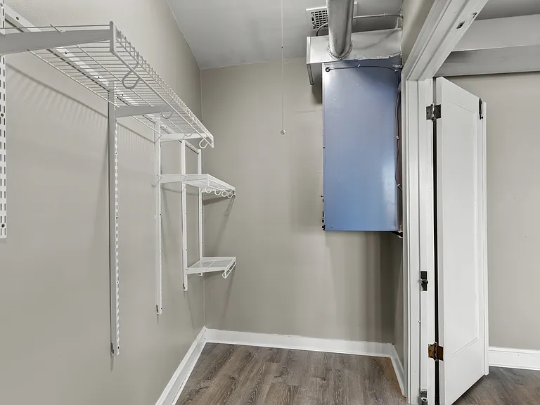 4523 Gravois Ave — Photo 10