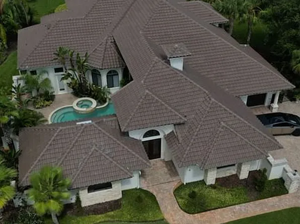2502 Mexican Sun Dr, Lutz, FL 33559