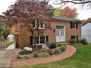 4020 Mapleton Dr, Chantilly, VA 20151