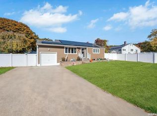 24 Valley Rd, East Patchogue, NY 11772