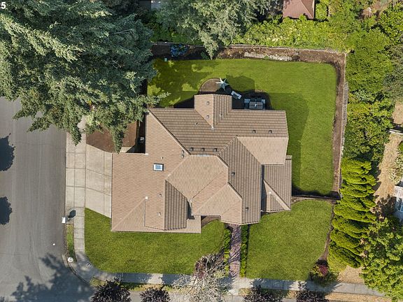 2nd image of 1304 NE 146th Ave