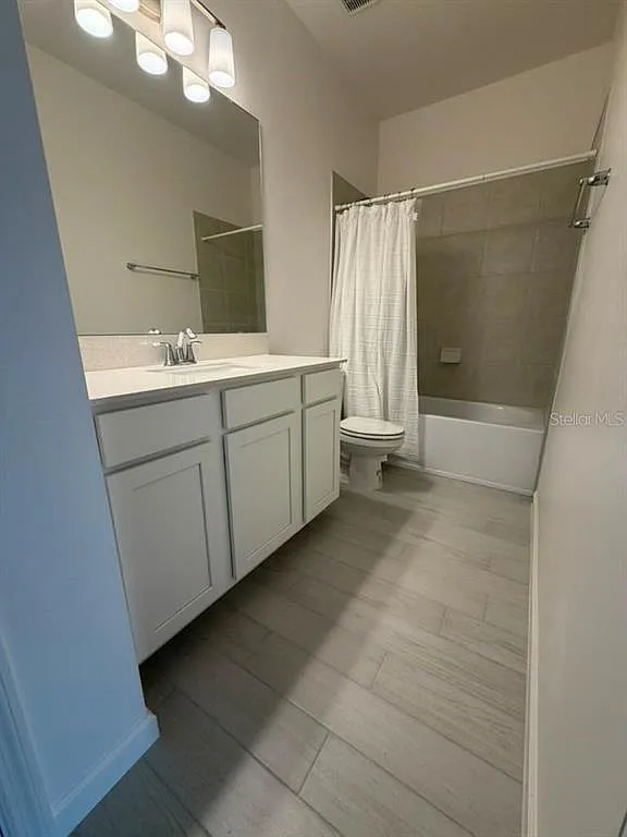 4 bed, 3.0 bath, 3556 sqft, $3,300 — Photo 4