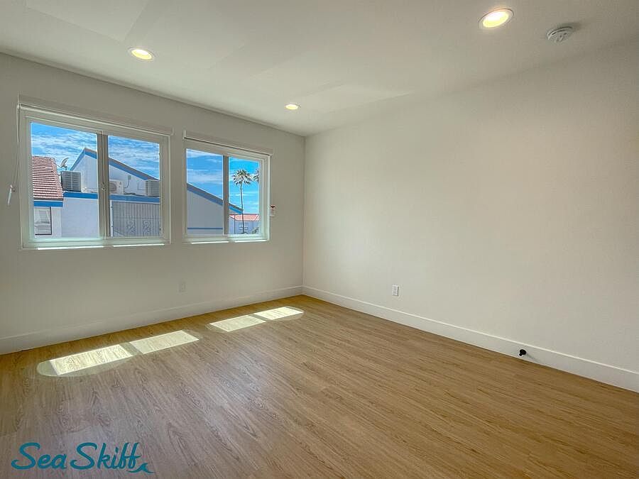 1st image of 150 10th St APT 2