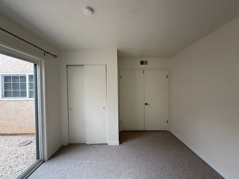 1422 Eagle Ct — Photo 35