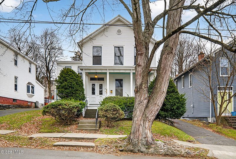 3rd image of 116 Maple Avenue
