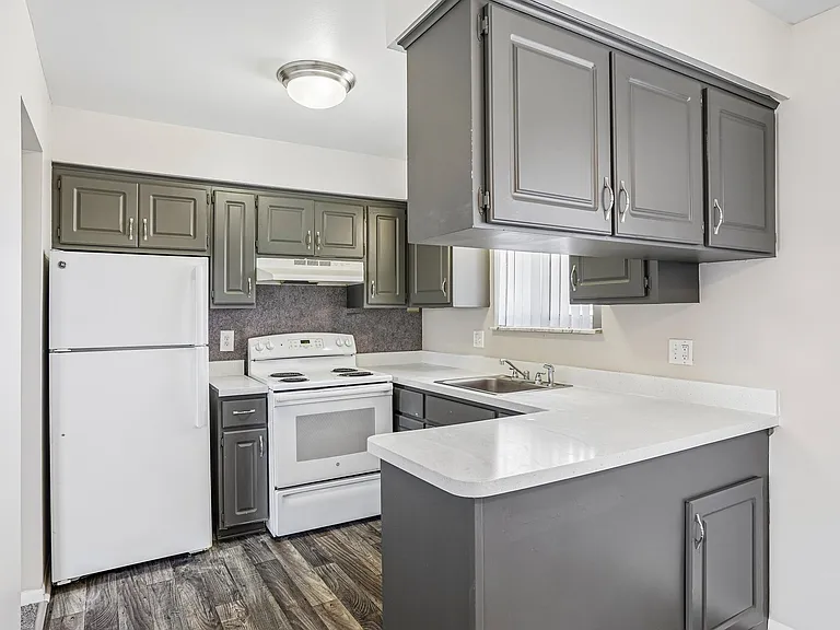 Rivercrest Apartments — Photo 117