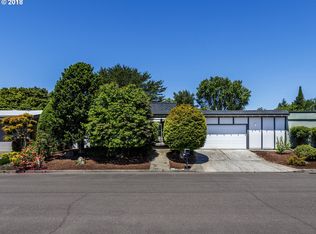 9855 SW Regal Dr, Portland, OR 97225