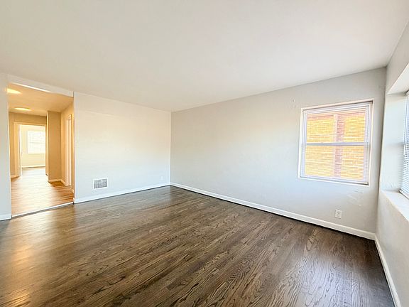 5th image of 5514 Chippewa St #2W