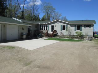 411 N Sunset Beach Dr, Manistique, MI 49854