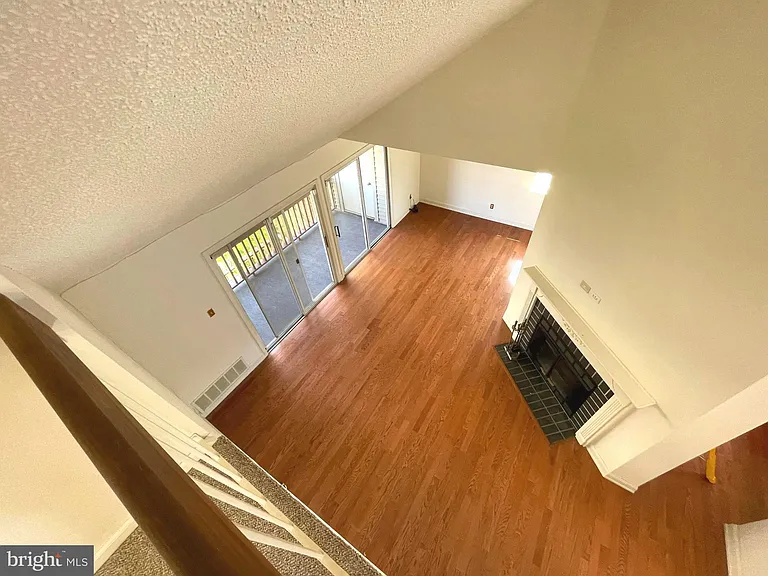 245 Carriage Ct #245 — Photo 38
