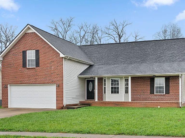 1626 Autumn Dr — Photo 3
