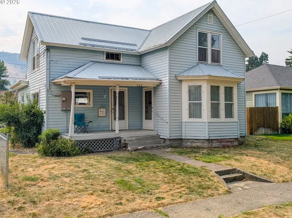 2104 1st St, La Grande, OR 97850